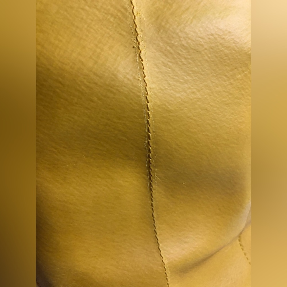Hunter Yellow Rubber Tote - Picture 9 of 16
